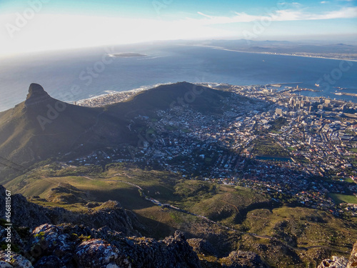 Capetown and the surrounding mountains