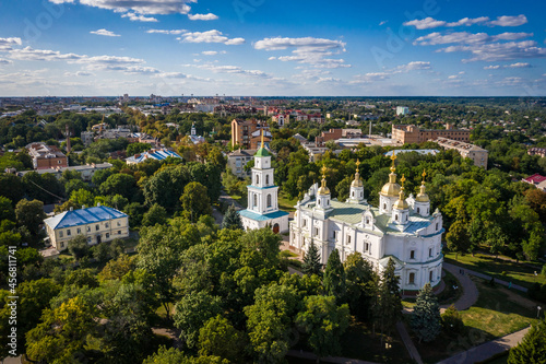 Foto Aerial view to The Assumption Cathedral and his bell tower in Poltava