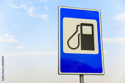 Refueling road sign for fueling cars