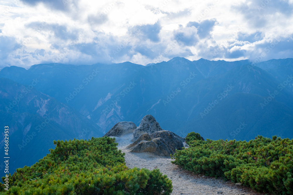 Fototapeta premium 長野県安曇野市にある燕岳を登山する風景 A view of climbing Mt. Tsubame in Azumino City, Nagano Prefecture. 