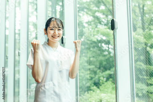 白衣を着た女性(ガッツポーズ)
Free Download 白衣を着た女性(ガッツポーズ)
- GFXLoad
