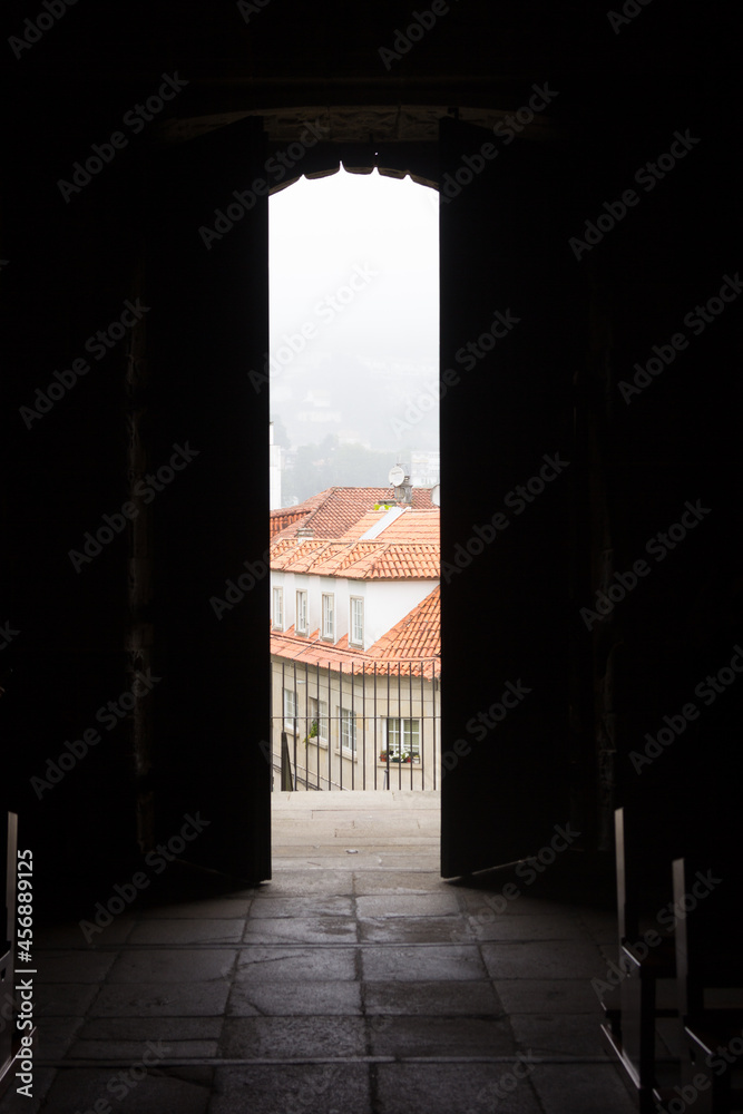 Fototapeta premium Exterior view through a doorway of the church of Pontevedra
