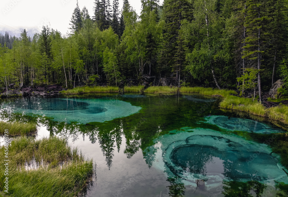 Obraz premium Гейзерное озеро Алтая