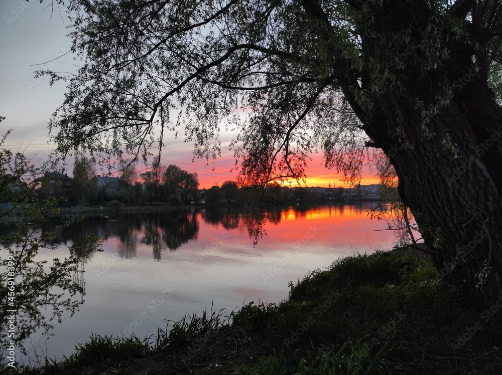Fototapeta premium sunset over lake