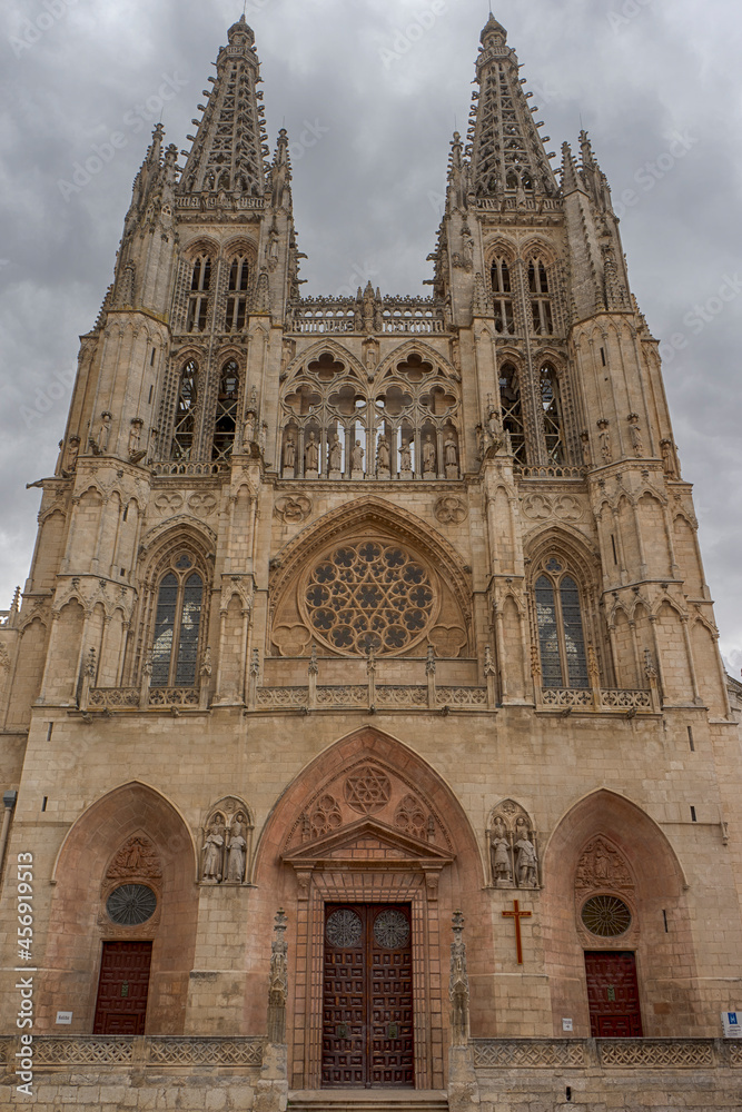 exterior de la hermosa catedral de Burgos en Castilla León, España	