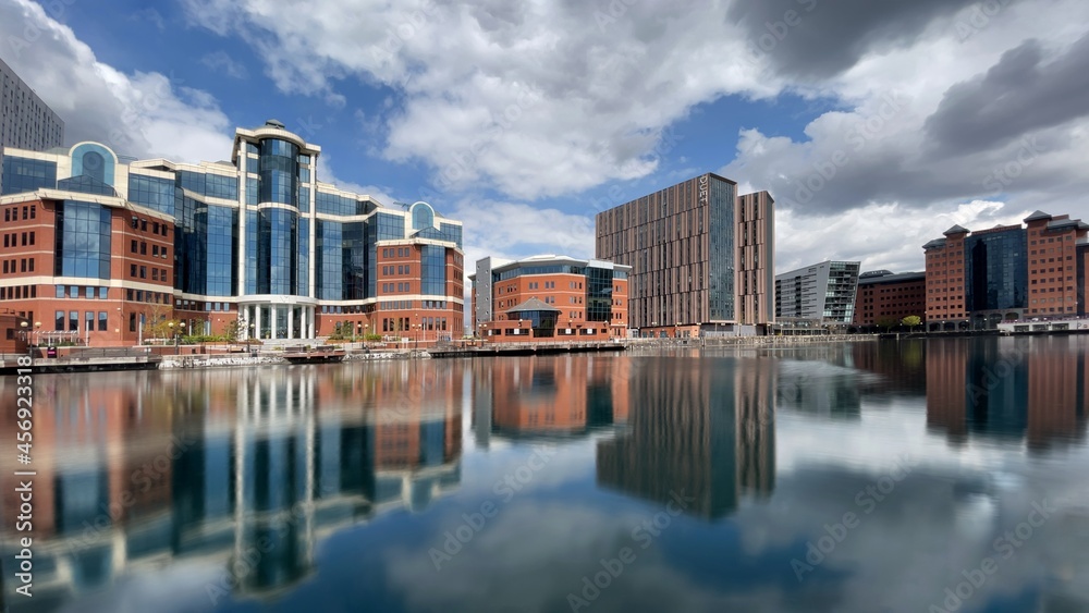 Obraz premium Modern architecture and landmark buildings in Salford Quays. 