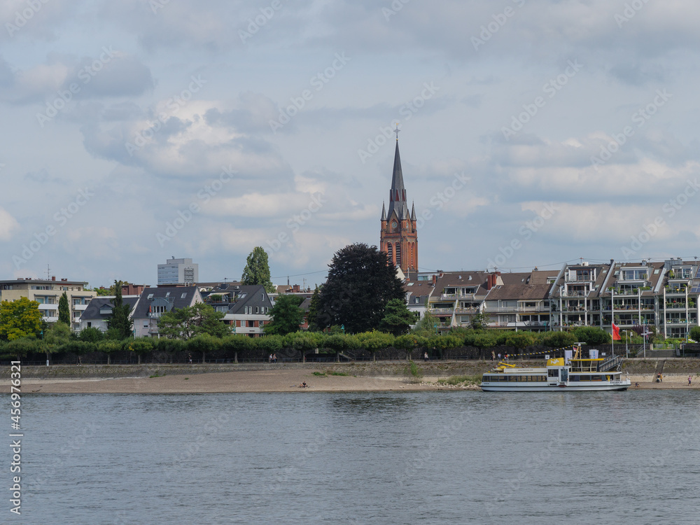 An der Rheinpromenade von Bonn
