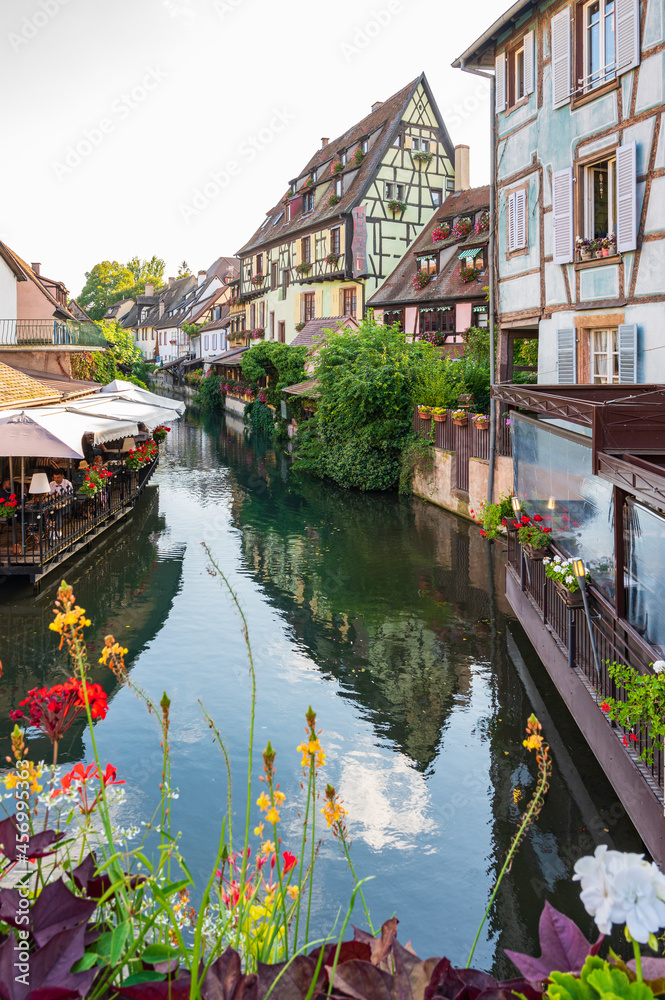 Fachwerkhäuser im Altstadtviertel Le petit Venice von Colmar in den Vogesen, Frankreich