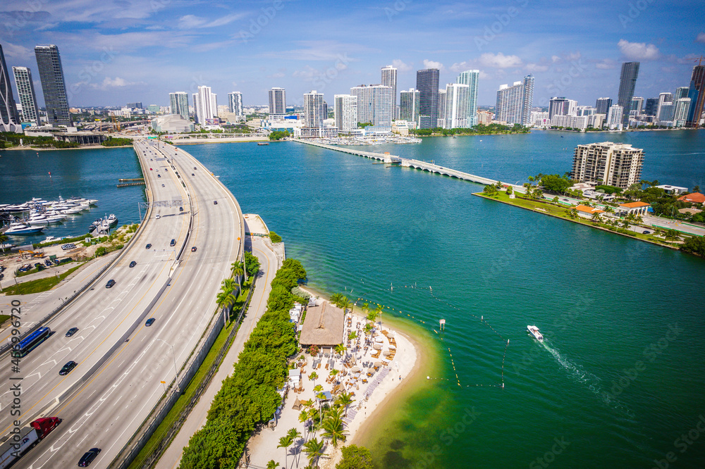 Obraz premium Aerial Drone of Biscayne Bay Miami Florida 