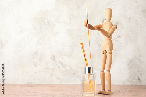 Wooden mannequin with aroma...