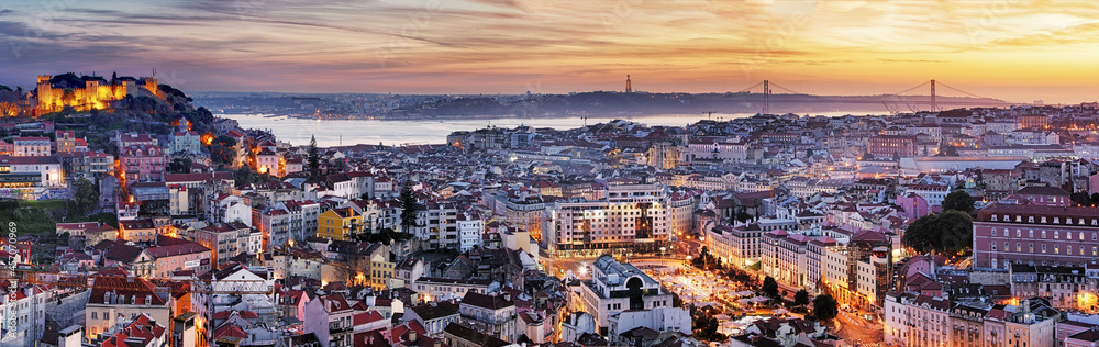Panorama of Lisbon at night, Portugal - obrazy, fototapety, plakaty 