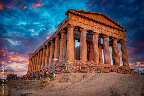 Tableau sur toile temple of concord