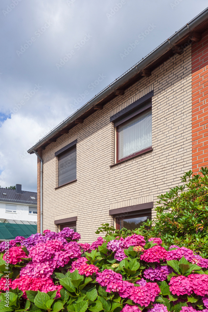 Einfamilienhaus mit Garten, Bremen, Deutschland, Europa Einfamilienhaus mit Garten, Bremen, Deutschland, Europa
