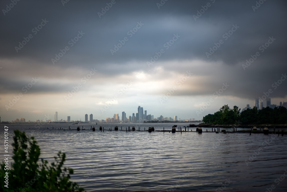Fototapeta premium Views of Jersey City From Brooklyn
