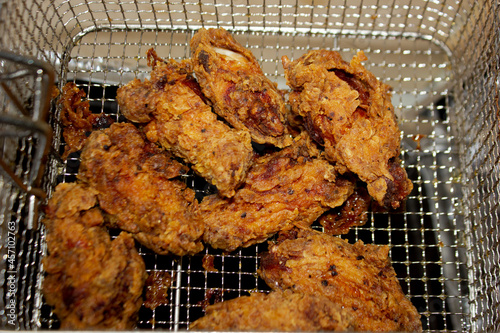 process of preparation and frying, delicious and crisp wings