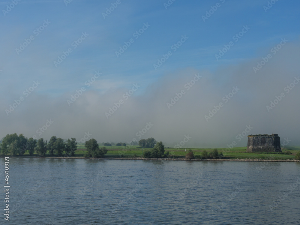 Der Rhein bei Wesel am Niederrhein
