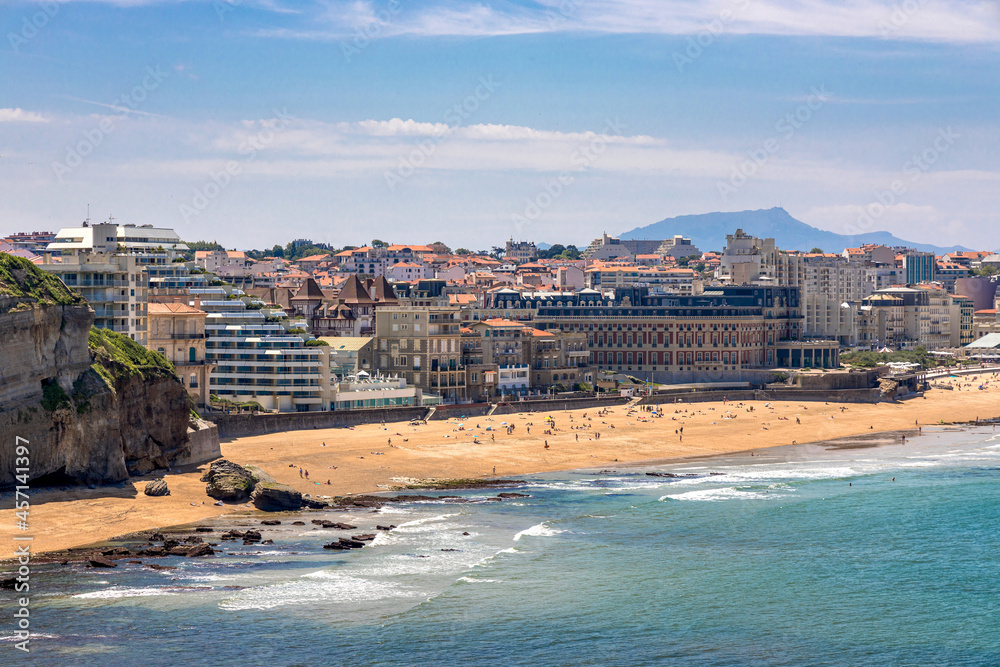 Panorama of Miramar beach and the Basque city of Biarritz - obrazy, fototapety, plakaty 