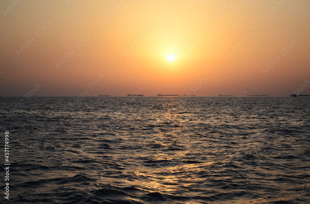 Obraz premium sunset over the sea