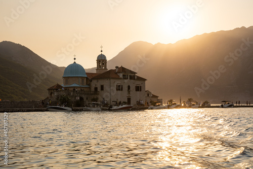 Kirche Unsere Liebe Frau von den Felsen in der Bucht von Kotor, Montenegro