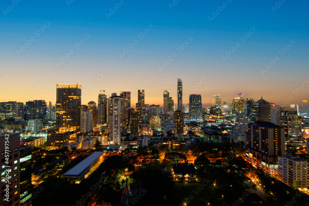 Naklejka premium City view of Bangkok city It is a modern capital.