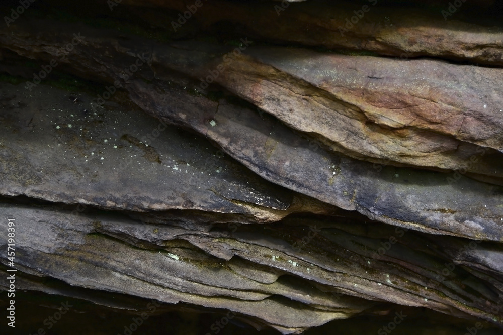 Layered structure of quartz sandstone megaliths in the Kamenny Gorod tract (Devil's ancient settlement) Layered structure of quartz sandstone megaliths in the Kamenny Gorod tract (Devil's ancient settlement)