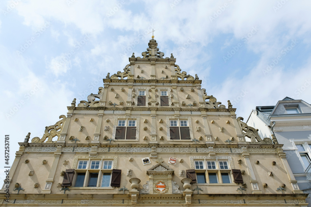 Giebel des Neustädter Rathaus, Renaissancegebäude, Herford, Nordrhein-Westfalen, Deutschland, Europa