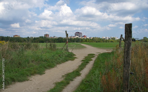 Feldweg nach Berlin bei Großbeeren photo