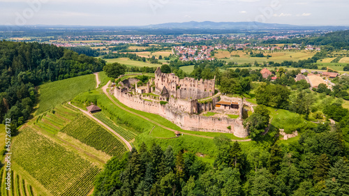Burg Hachberg aus der Luft - Drohnenperspektive Architekturfotografie