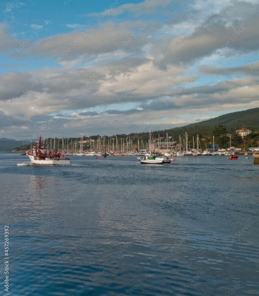 Puerto de Portosín en la Ría de Muros, Galicia