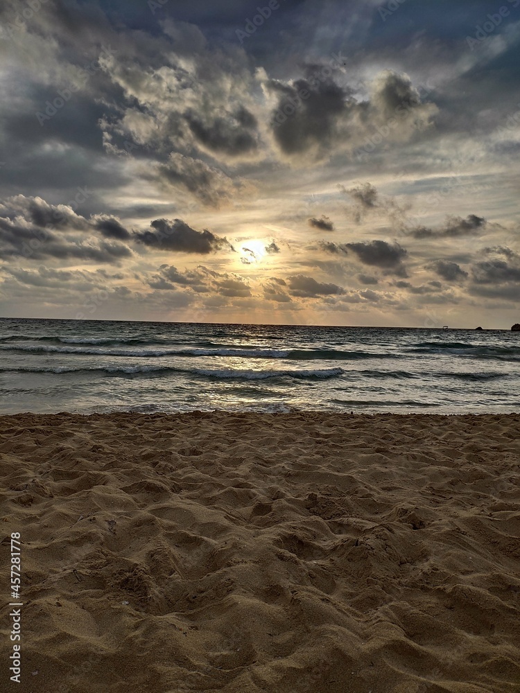 Fototapeta premium Sea beach at sunset background