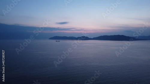 SDGs地球環境！日本の自然！山口県光市の街並みと瀬戸内海の風景 photo