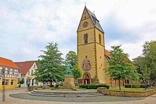 Steinhagen: Gotische Dorfkirche (14. Jh., Nordrhein-Westfalen)