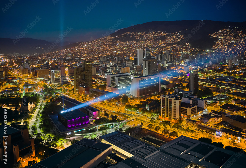 Obraz premium Centro de Medellín Plaza Mayor La luz de la Esperanza