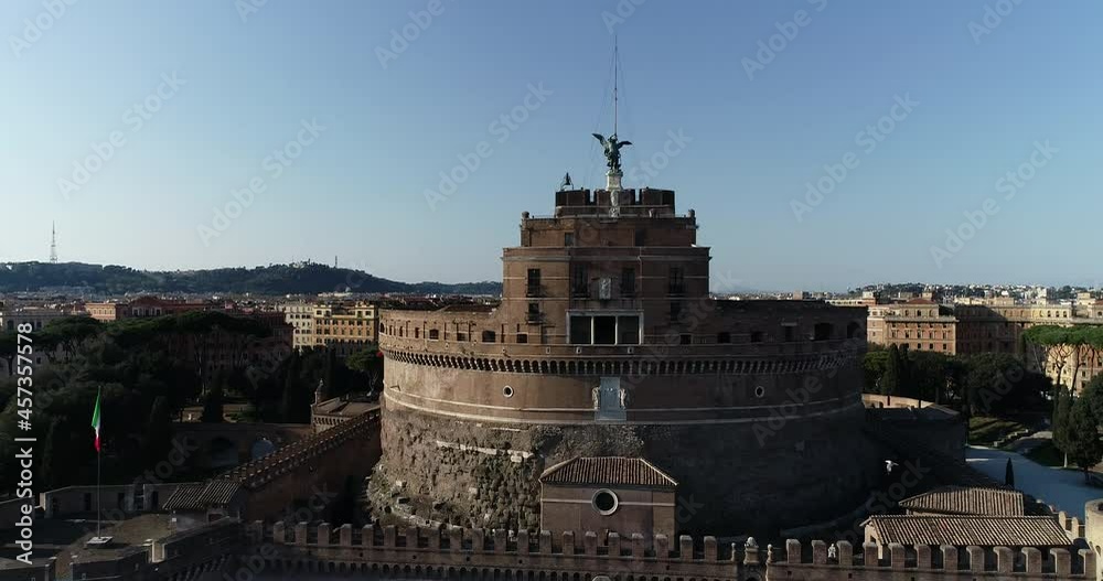 Castel Sant'Angelo e San Pietro a Roma
Vista aerea panoramica sul fiume Tevere, suo ponti e su San Pietro, Città del Vaticano. Castel Sant'Angelo e San Pietro a Roma
Vista aerea panoramica sul fiume Tevere, suo ponti e su San Pietro, Città del Vaticano.