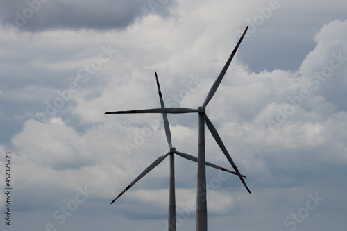 Wind farm, electric turbine, wind turbine, wind energy, renewable energy, ecological energy, system, clean energy, clean air, climate warming, global warming, ecological, wind turbines, rotation, blad © PeterG