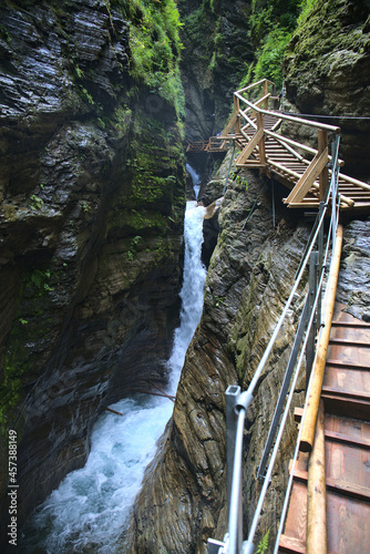 Raggaschlucht waterfall area with scenic pathways