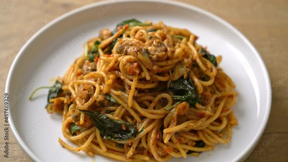 Stir Fried Spaghetti with Clam and Chilli Paste - Fusion food style Stir Fried Spaghetti with Clam and Chilli Paste - Fusion food style