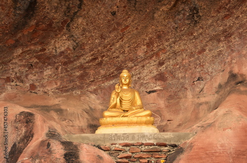 buddha statue in temple