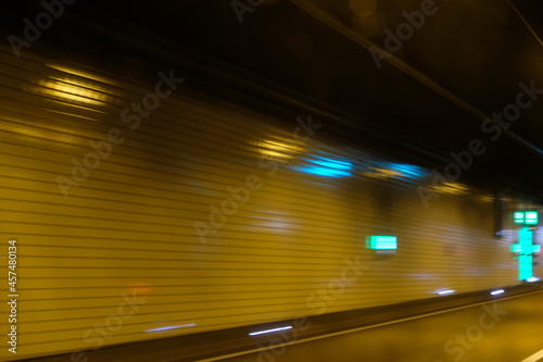 FU 2020-08-11 Fries T2 386 Lichter in einem Tunnel verschwimmel © Sabine