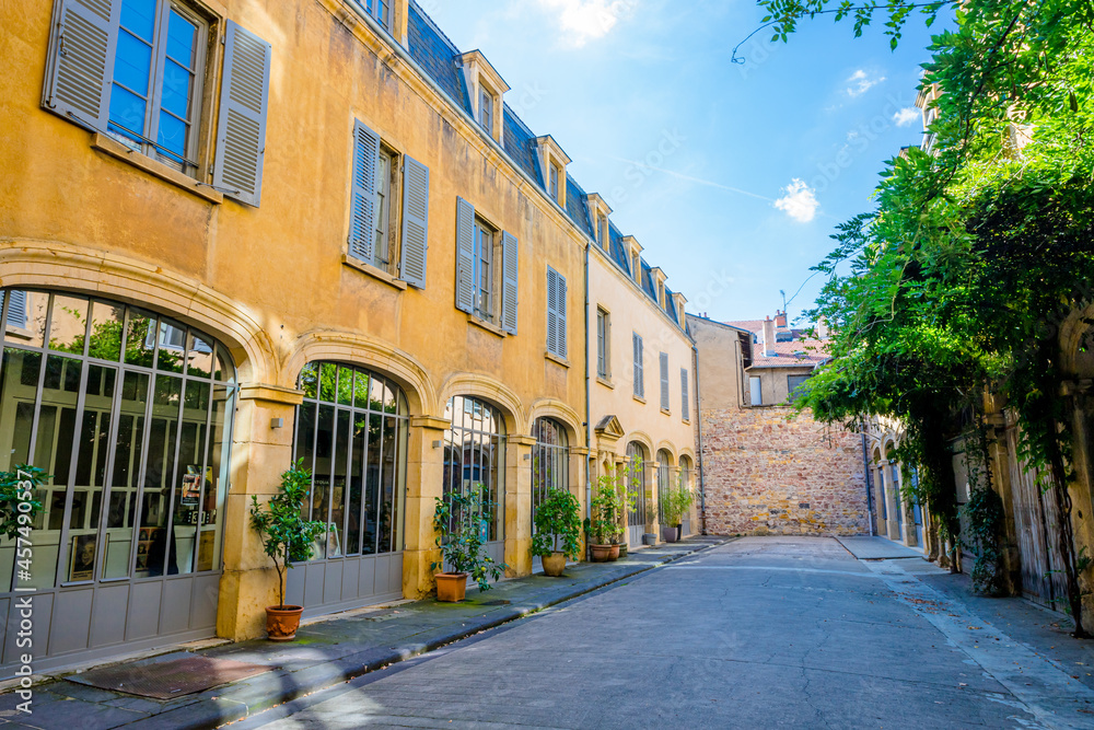 La cour de la maison déchelette à Roanne