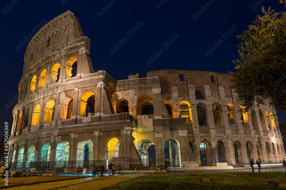 coliseum at night, Rome, Iyaly