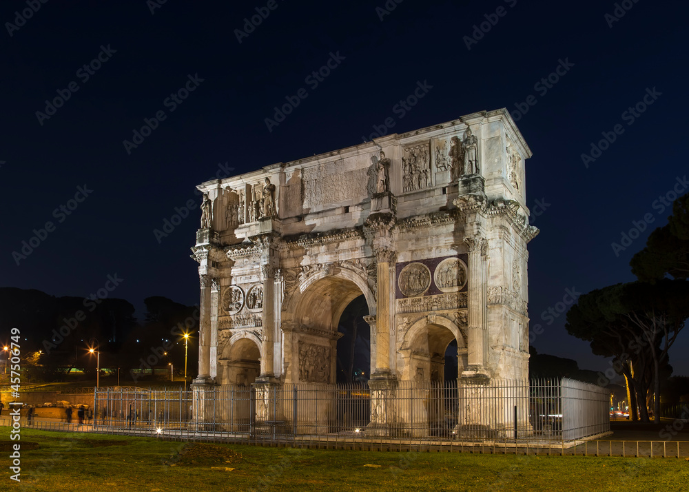 Arch of Constantine (Arco de Constantino) at night, Rome, Italy Arch of Constantine (Arco de Constantino) at night, Rome, Italy