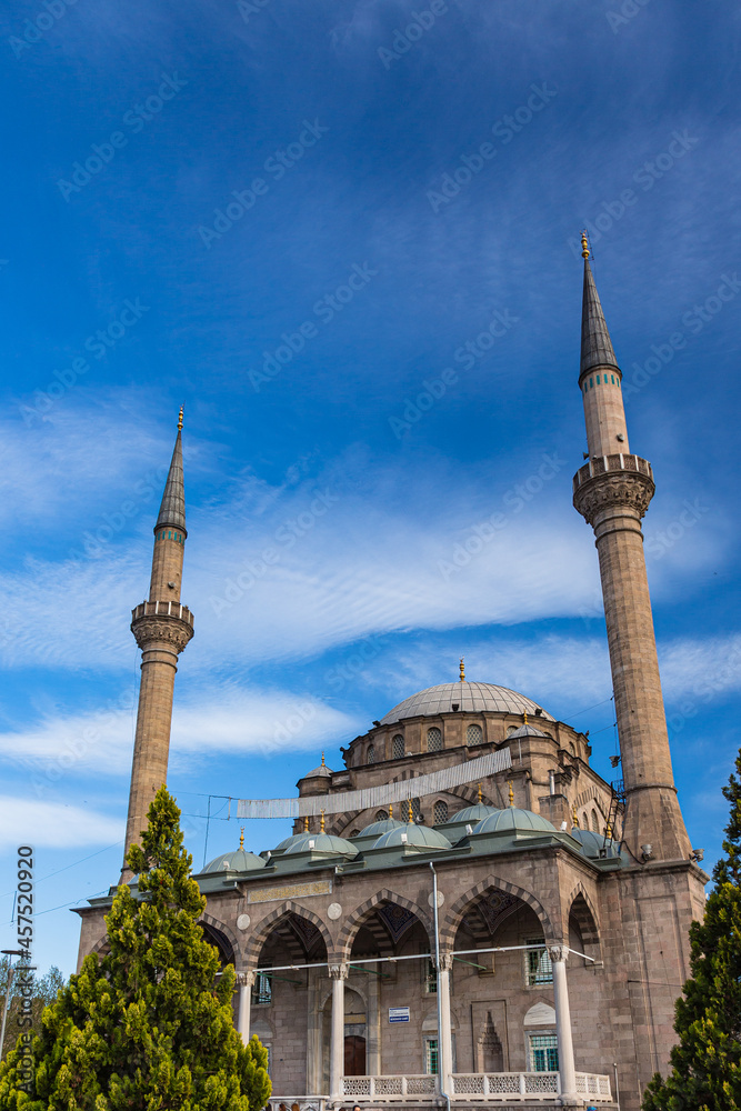 トルコ　カイセリの市街地にあるブリュンズモスク