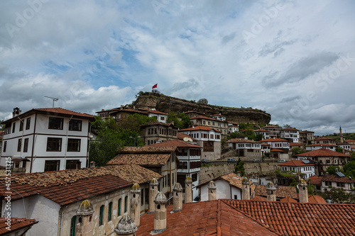 トルコ　サフランボルにある隊商宿の跡地であるジンジ・ハンの屋上から見える旧市街の街並み photo