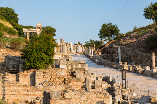 トルコ エフェソスの古代都市遺跡のクレティア通り