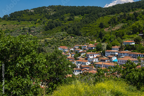 トルコ シリンジェの山の斜面に広がる町並み