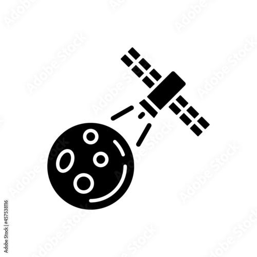 Moon observation process black glyph icon. Lunar surface research mission. Moon influence on Earth investigation perfomance. Silhouette symbol on white space. Vector isolated illustration
