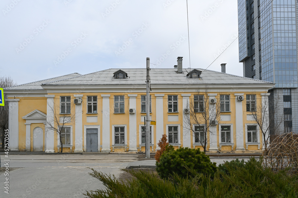 Old Stalin house in the central region to Volgograd.