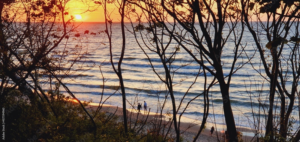 Fototapeta premium Zachód słońca nad Morzem Bałtyckim w okolicy Władysławowa.