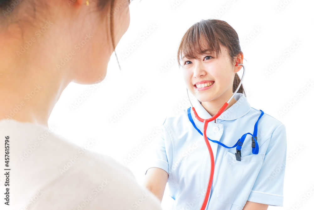 病気の治療をする女性 病気の治療をする女性